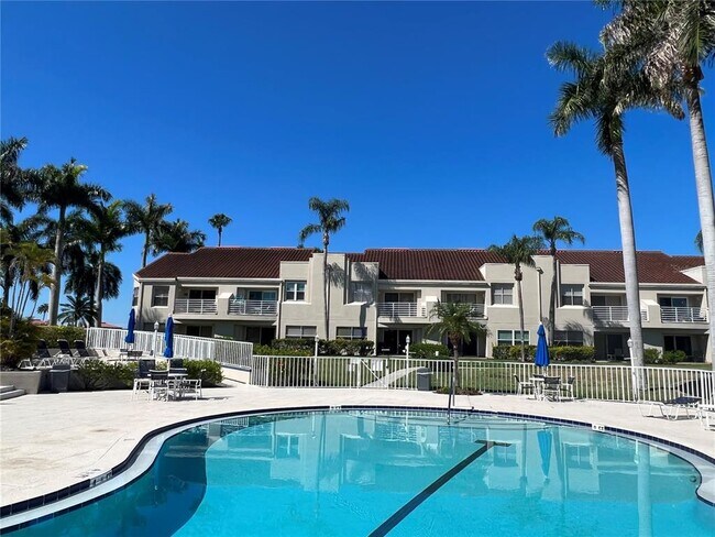 Building Photo - 6100 Bahia Del Mar Cir