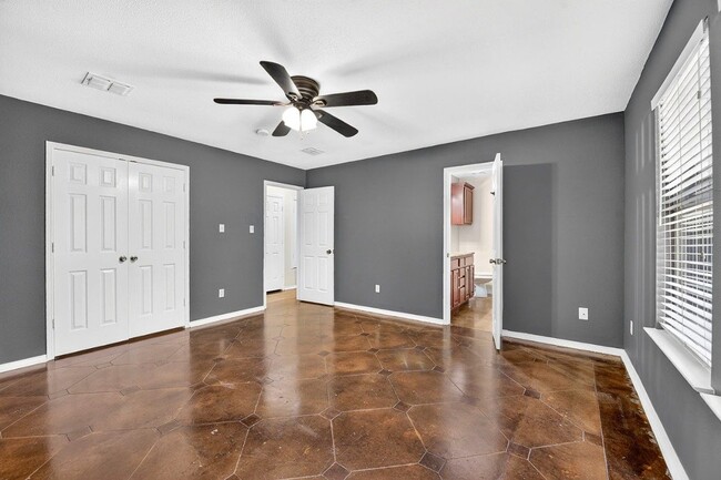 Building Photo - 1012 Triple Crown Dr