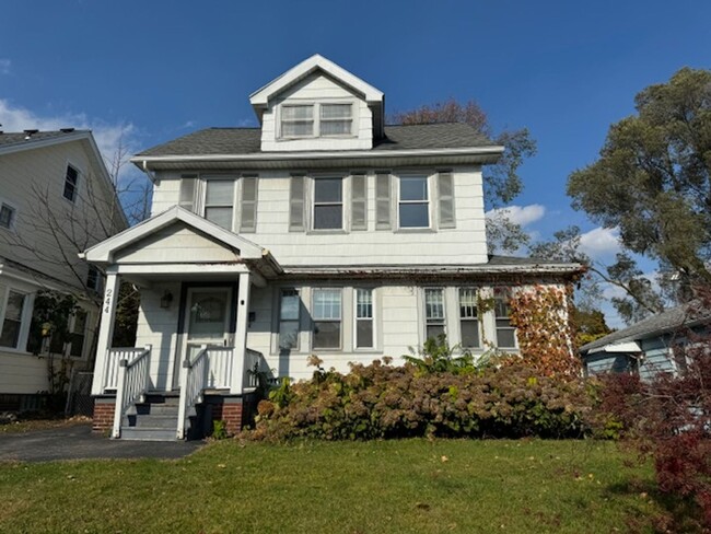 Primary Photo - 3 Bedroom - Town of Irondequoit - 2 Car Ga...