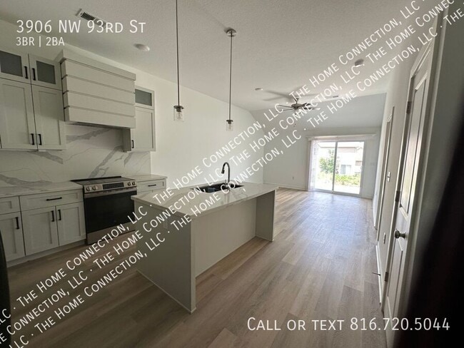 Building Photo - 3906 NW 93rd St