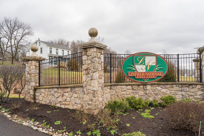 Building Photo - 64 Church Rd