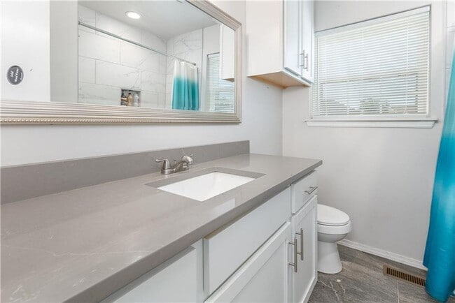 Building Photo - Brand new remodel in North OKC + 4 bedrooms