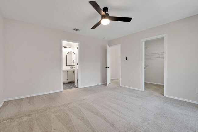 Building Photo - Charming 3 Bed 2.5 Bath Home in Wildhorse ...