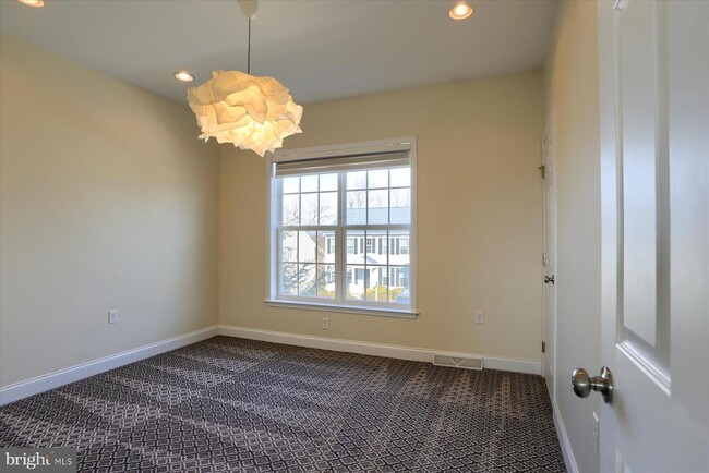Building Photo - 978 Powder Horn Dr