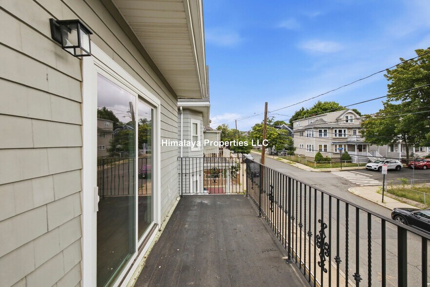 Building Photo - 111 Hillsdale Rd