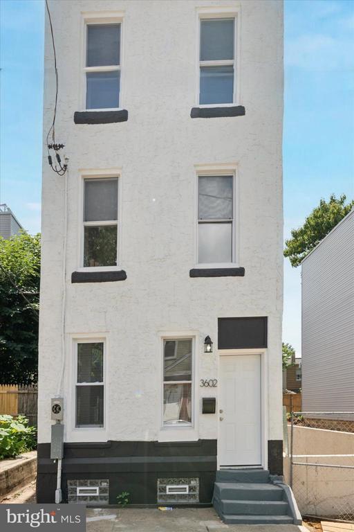 Building Photo - 3602 Melon St