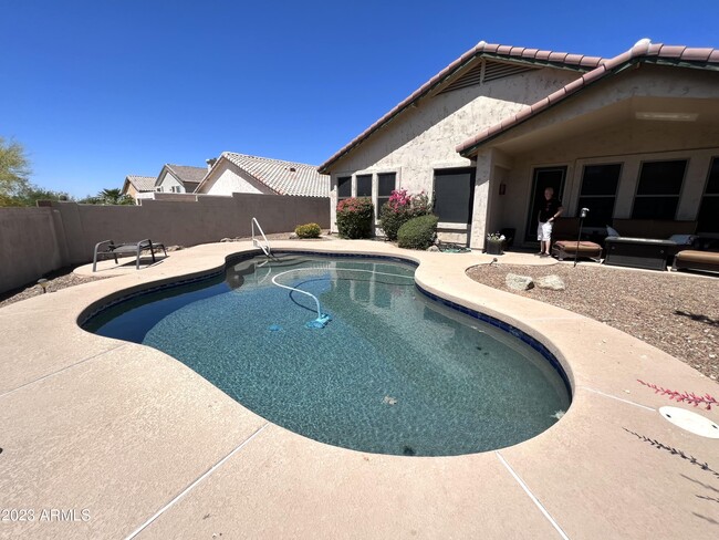 Building Photo - 13867 E Paradise Ln