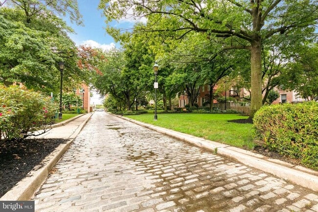 Building Photo - 2 Bed/2 Bath Patio Level Condo in Otterbei...