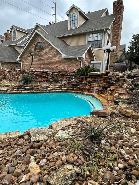 Building Photo - 2300 Old Spanish Trail