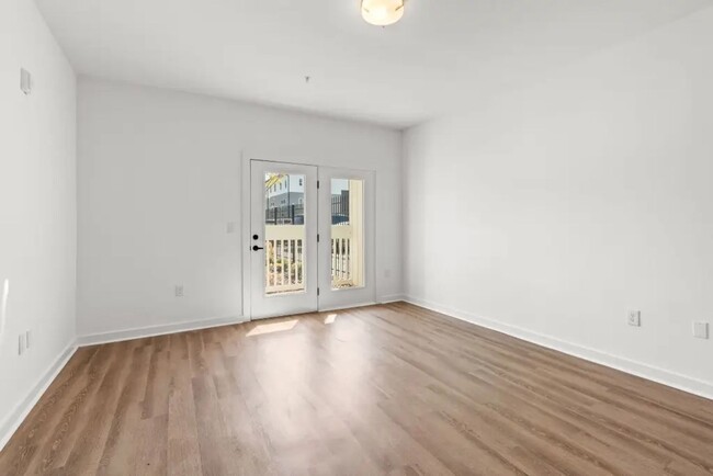 Building Photo - Newer 1 bedroom condo in The Ontario in Na...