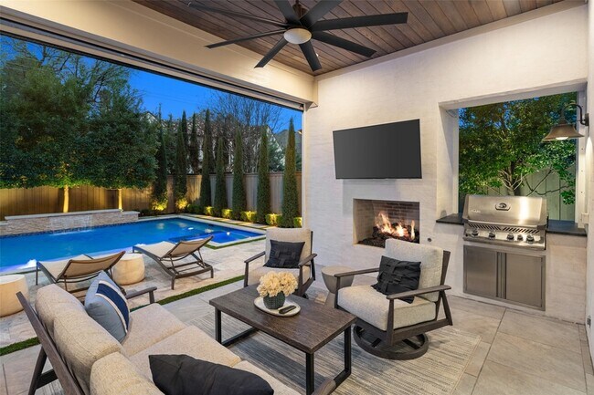 Building Photo - 3537 Villanova St