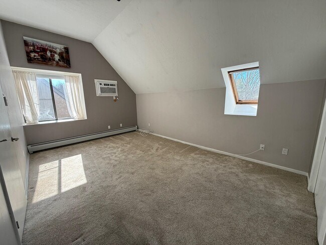 Building Photo - 9 Savage Ct