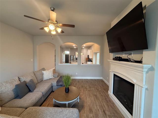 Building Photo - 210 Jacaranda Dr