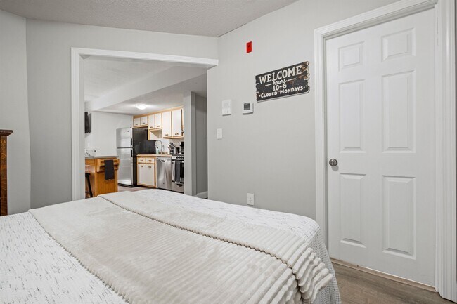 Building Photo - 5 Blackstone Dr