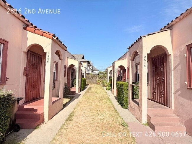 Building Photo - 2516 2nd Ave