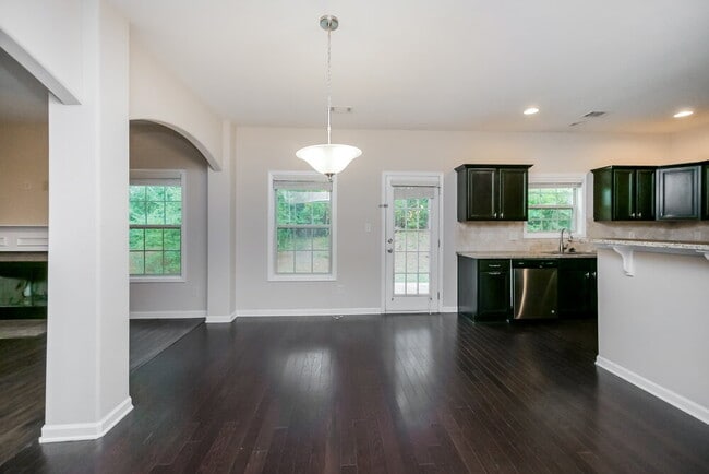 Building Photo - 390 Cliffhaven Cir