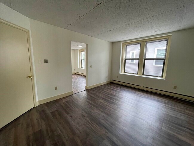 Building Photo - 610 Union St