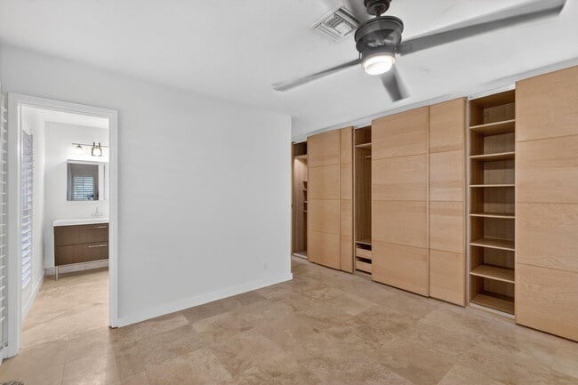 Building Photo - 2213 NE 16th St