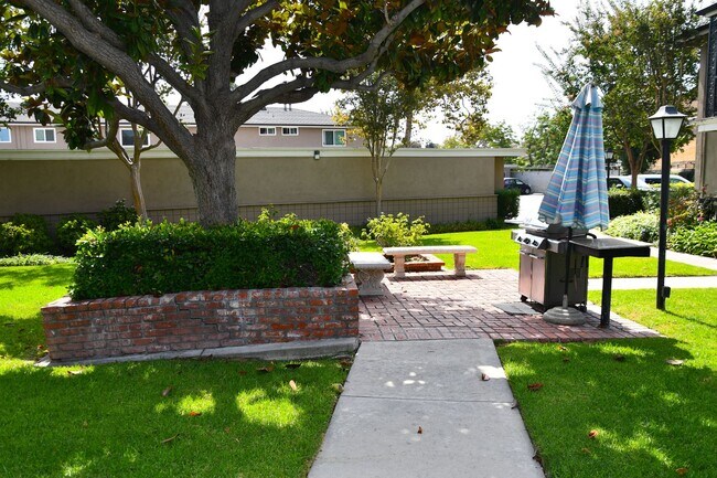 Building Photo - 660 S Glassell St