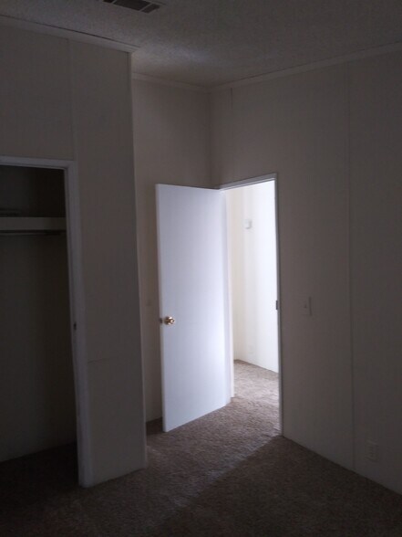 Building Photo - 20323 Mountaindale Dr