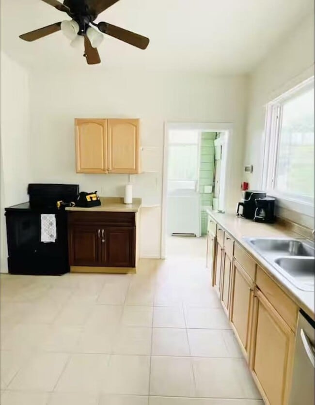 Building Photo - 3 bedroom in Bothell WA 98011