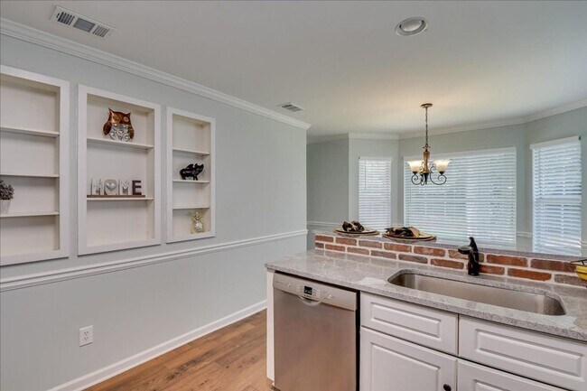 Building Photo - 1316 Maple Leaf Ct