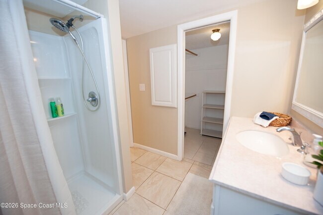 Building Photo - 230 Cape Shores Cir