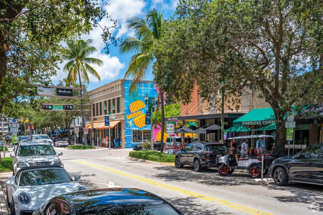 Building Photo - 1335 Lee St