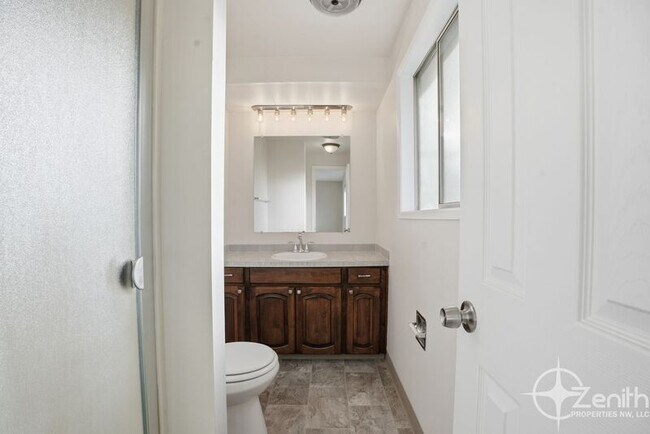 Building Photo - 11907 NE 4th St