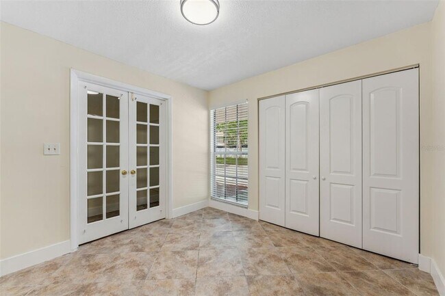 Building Photo - 16117 Rambling Vine Dr E