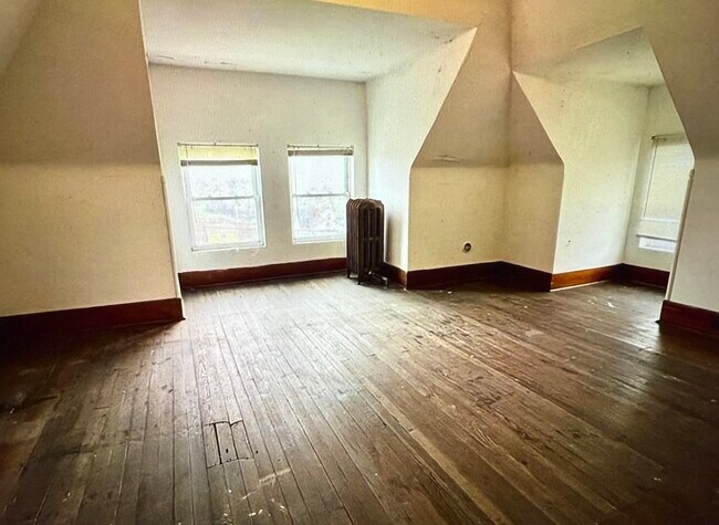 Building Photo - 311 Birmingham Ave