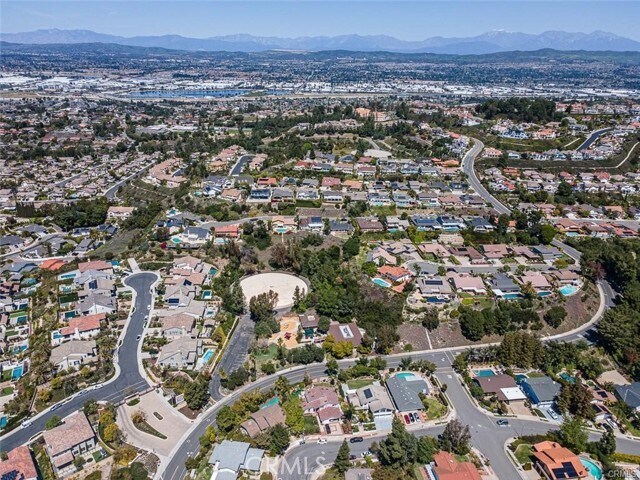 Building Photo - 2845 E Featherhill Dr