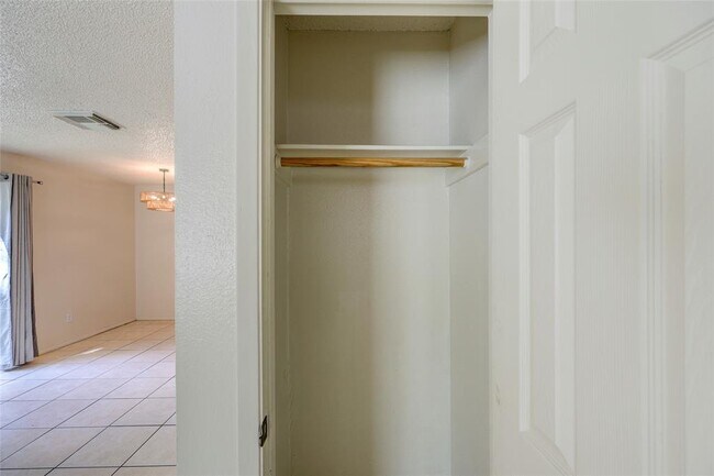 Building Photo - 3438 Willowrun Dr