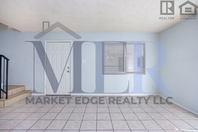 Building Photo - 3Bed/1Bath Home at 48th St/Broadway! $399 ...