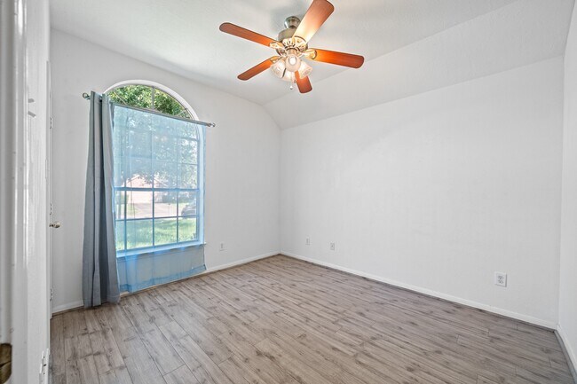 Building Photo - 12918 Stratford Mill Ln