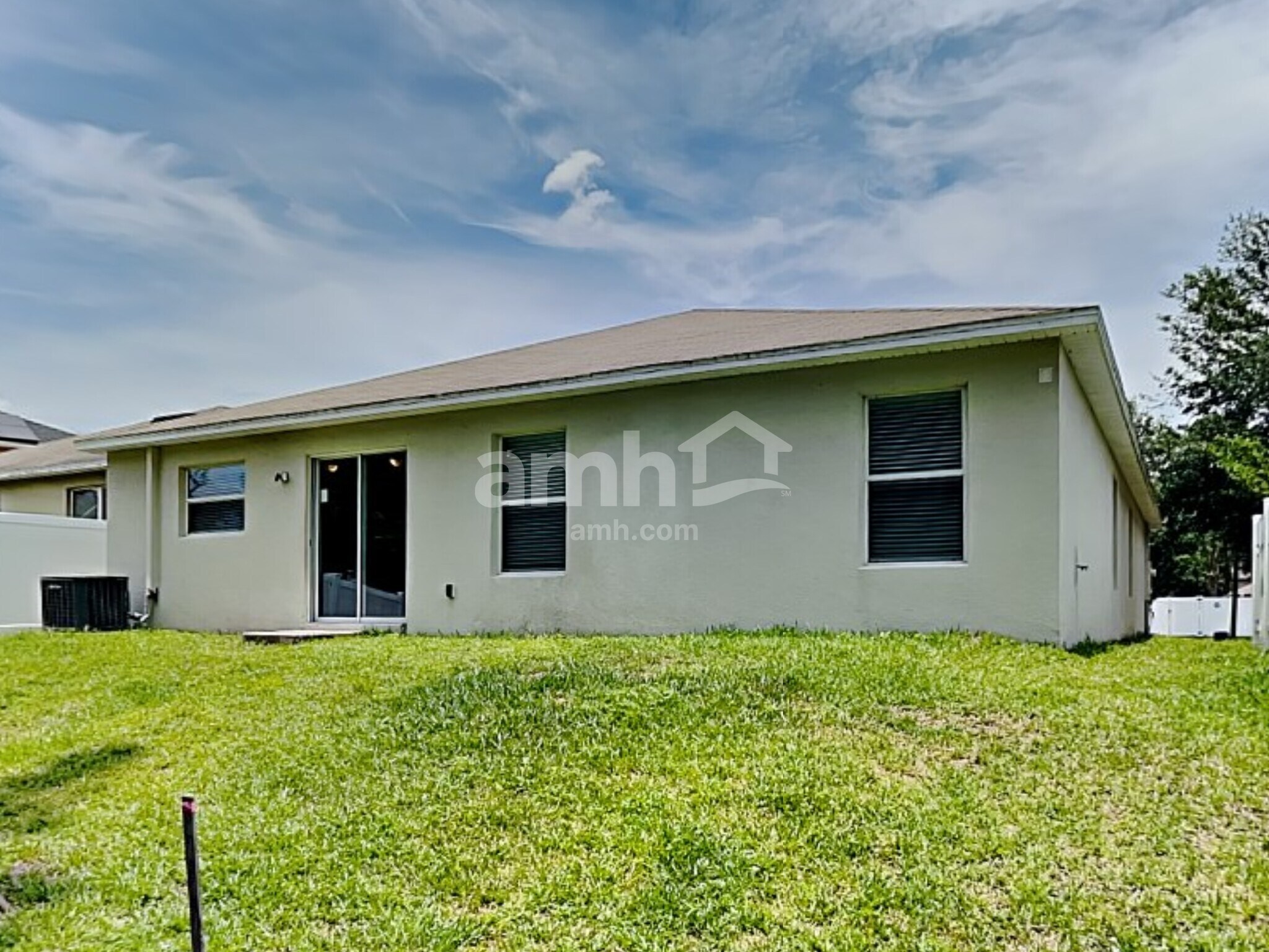 Building Photo - 7271 Wakeview Dr