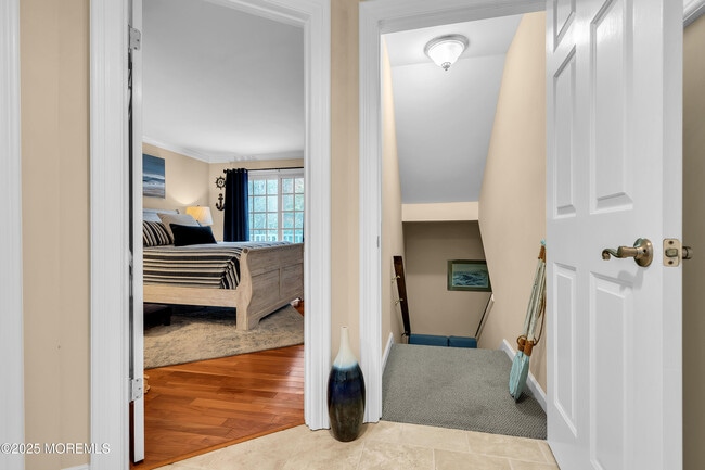 Building Photo - 336 E Lacey Rd