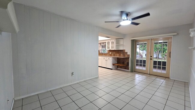 Building Photo - 1608 Watrous Dr