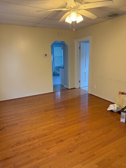 Building Photo - 3115 S Racine Ave