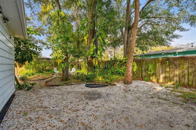 Building Photo - 145 24th Ave SE