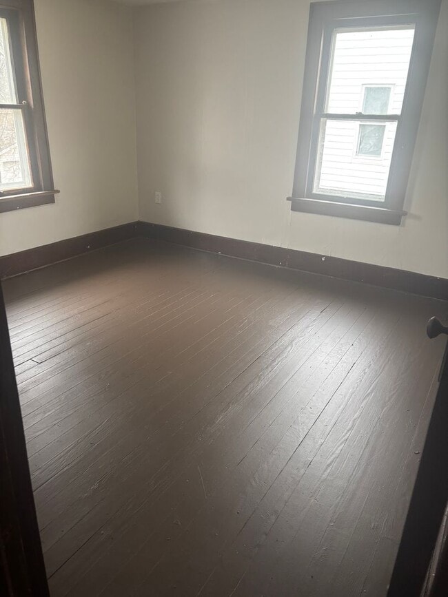 Building Photo - Single Family East Akron Cash Pay/Section 8