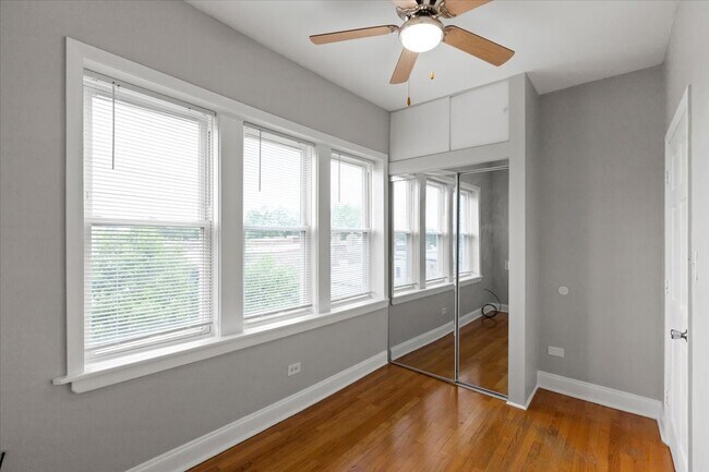 Building Photo - 1048 N Spaulding Ave