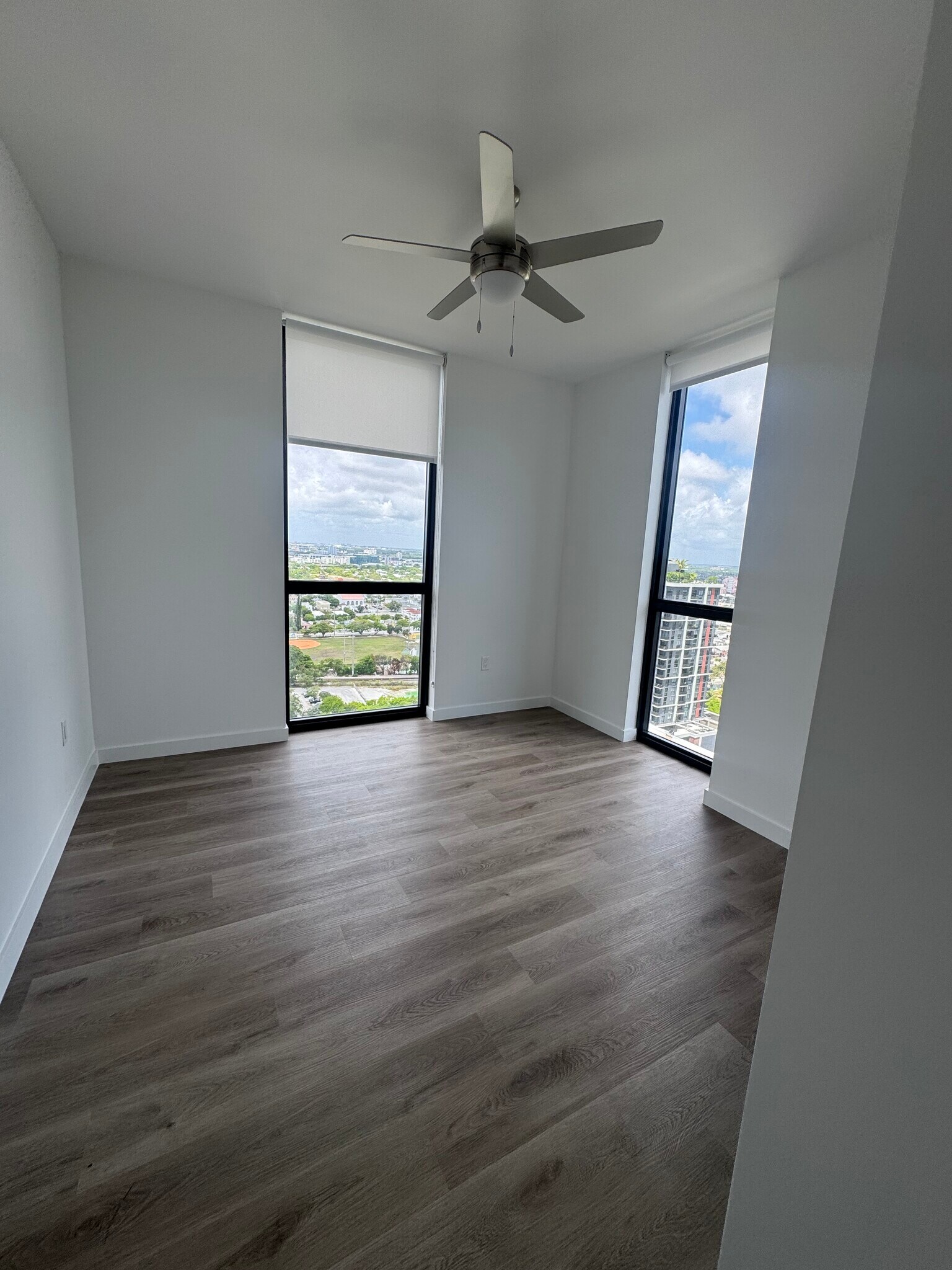 Building Photo - 253 NE 2nd St