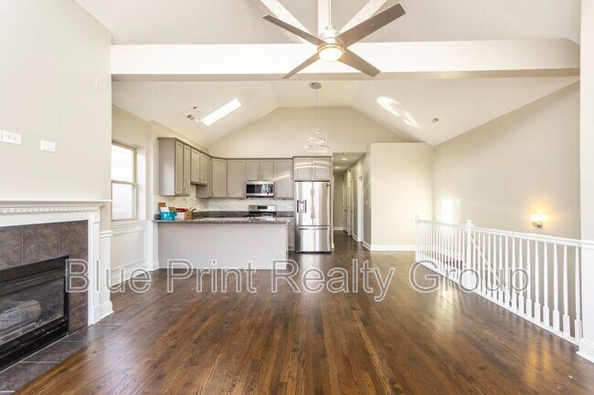 Building Photo - 7254 S Bennett Ave