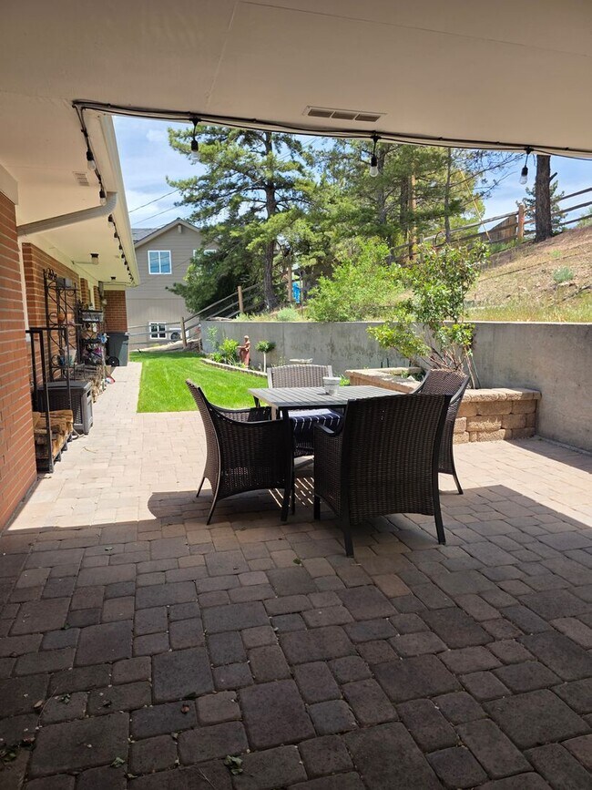 Building Photo - Executive Home with an Executive View