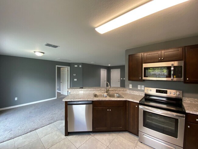 Building Photo - Beautiful Newer  Home - 3/2/2 **WON"T LAST**