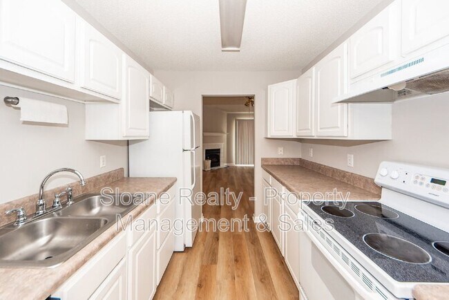 Building Photo - 1322 Pinnacle Ln