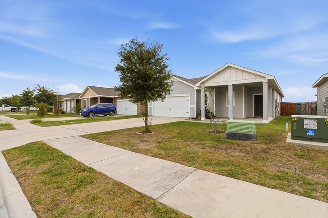 Building Photo - 211 Shiro Dr