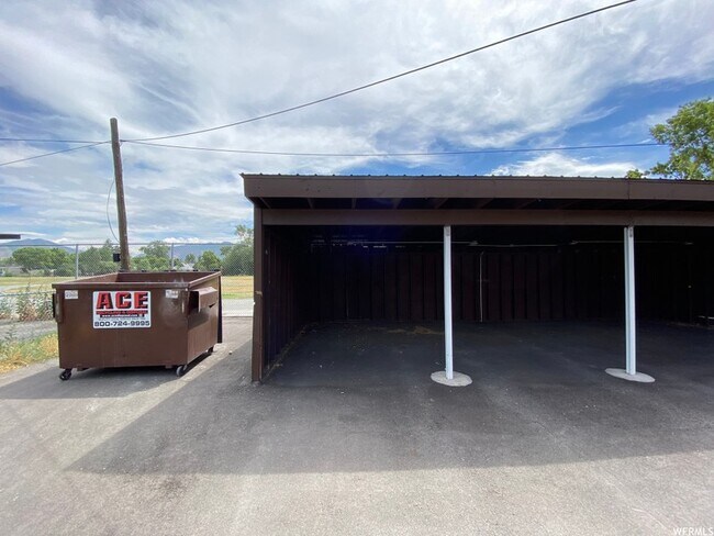 Building Photo - 3135 S 200 E