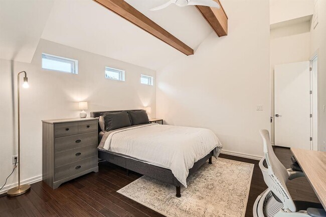 Building Photo - 2601 Francisco St